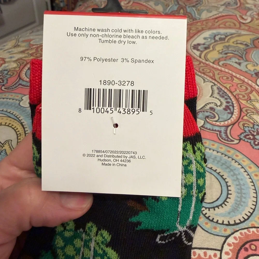 Novelty Crew Socks Christmas Is‎ Turtle-Ly Awesome Black Red Size 4-10 NEW